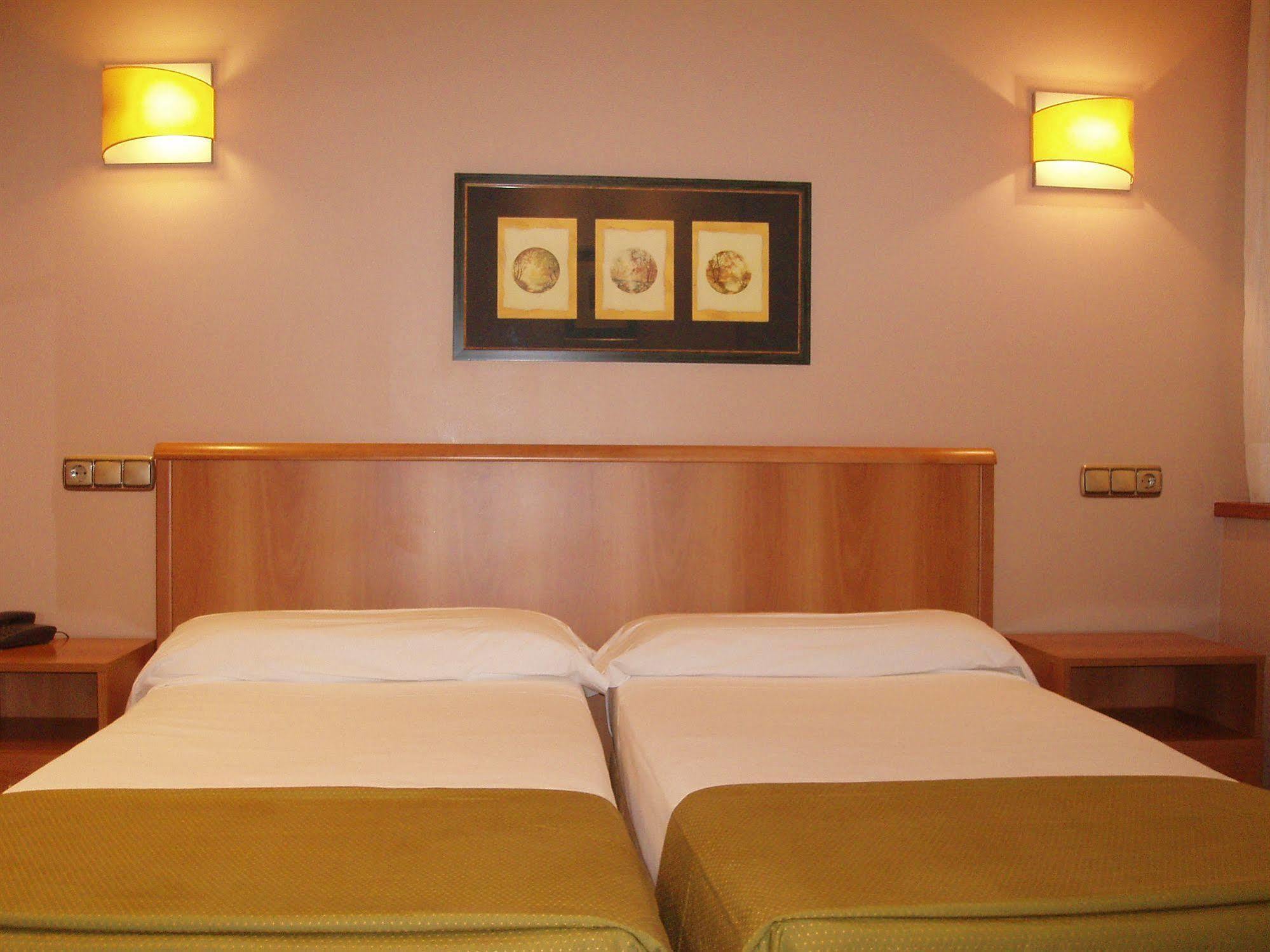 Hotel Carreno オビエド エクステリア 写真